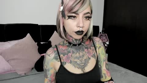 Nikki Ramone   online show from 12/18/24, 09:25