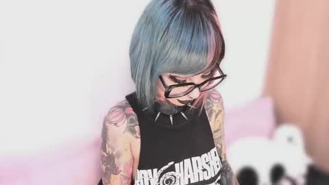 Nikki Ramone   online show from 10/02/25, 10:28