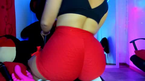 Snapshot of nikky_evans_ chatting on 01/28/25, 06:16 online show from 01/28/25, 06:16
