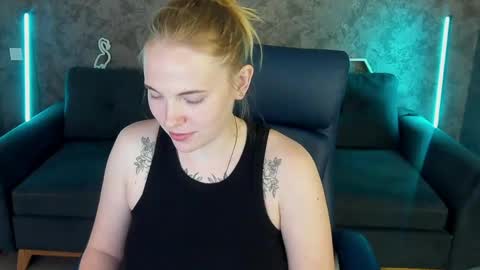 Snapshot of nikkyreyyy chatting on 05/19/26, 01:06 nikkyreyyy online show from 05/19/26, 01:06