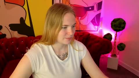 Snapshot of nikkyreyyy chatting on 06/07/26, 05:44 nikkyreyyy online show from 06/07/26, 05:44