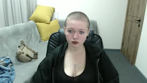 nikkysnow online show from 09/19/25, 08:05