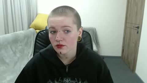 nikkysnow online show from 09/27/25, 08:08