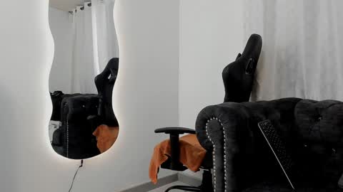 Snapshot of niklause_froid chatting on 01/28/25, 06:28 niklause_froid online show from 01/28/25, 06:28