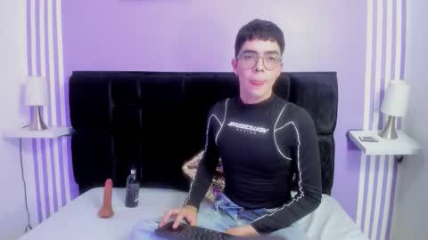 niko_baby_bear online show from 09/18/25, 08:44
