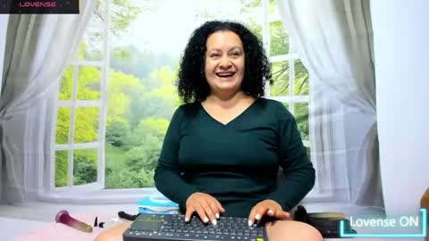 Snapshot of nikol32__ chatting on 05/29/26, 11:30 dayan online show from 05/29/26, 11:30