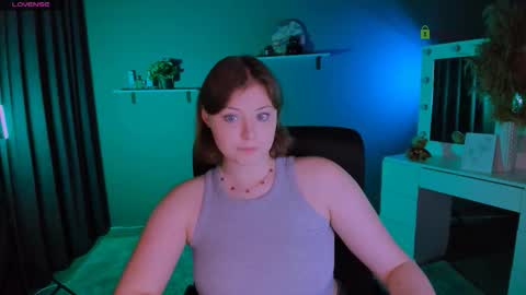 Snapshot of nikol_kitt chatting on 09/22/25, 07:16 Little Niko  Help me reach my goals online show from 09/22/25, 07:16