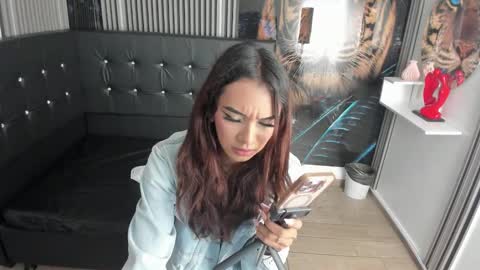 Snapshot of nikol_rang__ chatting on 09/19/25, 11:05 Nikol Rang online show from 09/19/25, 11:05