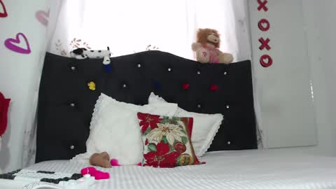 Snapshot of nikol_winick chatting on 02/28/25, 03:04 nikol_winick online show from 02/28/25, 03:04