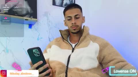 Snapshot of nikolay_dimitrov chatting on 11/22/25, 06:56 online show from 11/22/25, 06:56