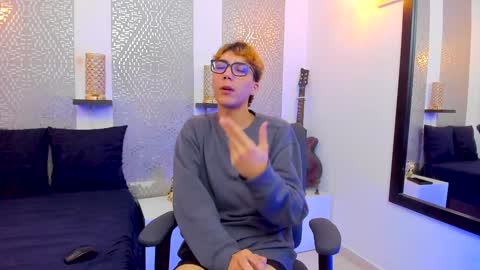    online show from 12/04/24, 04:32