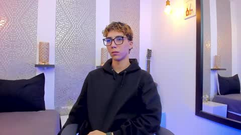    online show from 12/08/24, 04:04