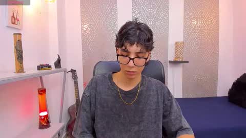    online show from 10/01/25, 04:51