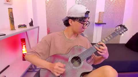    online show from 10/09/25, 05:05