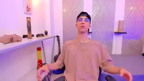    online show from 11/12/25, 04:46