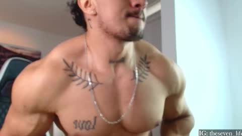 Snapshot of nikolaylisin chatting on 10/08/25, 09:12 Niko online show from 10/08/25, 09:12