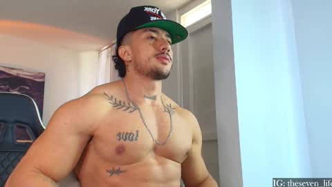 Snapshot of nikolaylisin chatting on 10/19/25, 01:56 Niko online show from 10/19/25, 01:56