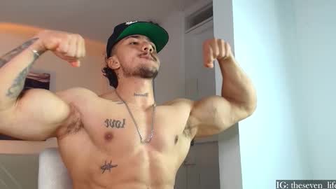 Snapshot of nikolaylisin chatting on 10/22/25, 03:51 Niko online show from 10/22/25, 03:51