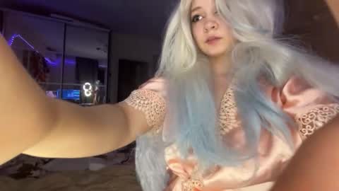 nikoli_naw online show from 10/10/25, 09:25