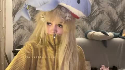 nikoli_naw online show from 06/19/26, 08:23