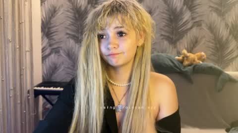 nikoli_naw online show from 06/25/26, 08:02