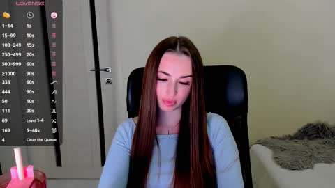 Snapshot of nikoll_s chatting on 09/20/25, 03:29 online show from 09/20/25, 03:29