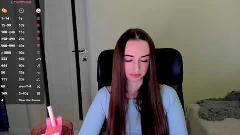 Snapshot of nikoll_s chatting on 10/16/25, 03:51 online show from 10/16/25, 03:51