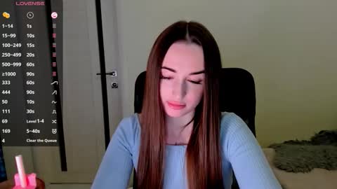 Snapshot of nikoll_s chatting on 10/19/25, 03:07 online show from 10/19/25, 03:07