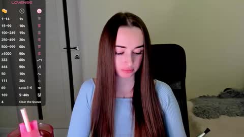 Snapshot of nikoll_s chatting on 10/20/25, 03:40 online show from 10/20/25, 03:40