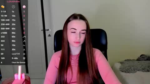 Snapshot of nikoll_s chatting on 10/23/25, 04:45 online show from 10/23/25, 04:45