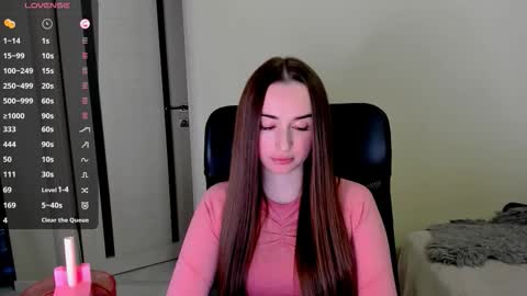 Snapshot of nikoll_s chatting on 10/29/25, 04:59 online show from 10/29/25, 04:59