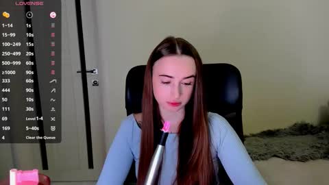 Snapshot of nikoll_s chatting on 11/09/25, 04:22 online show from 11/09/25, 04:22