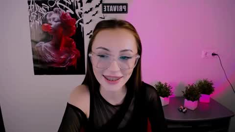 nikonara_ online show from 03/08/25, 03:13