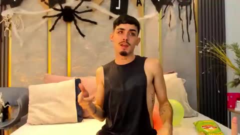 Snapshot of nikostone chatting on 11/02/25, 04:59 Niko Stone online show from 11/02/25, 04:59