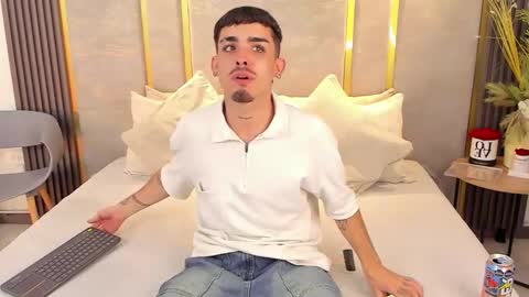 Snapshot of nikostone chatting on 12/16/25, 02:38 Niko Stone online show from 12/16/25, 02:38