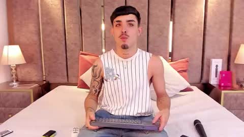 Niko Stone online show from 05/20/26, 04:51