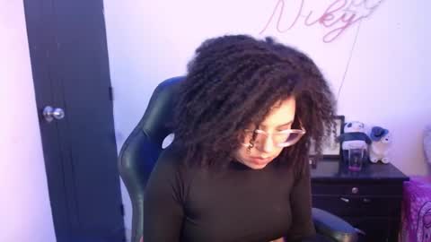 Snapshot of niky_golden chatting on 12/31/24, 07:31 Nicole GTM-5 1100 pm - 700 am online show from 12/31/24, 07:31