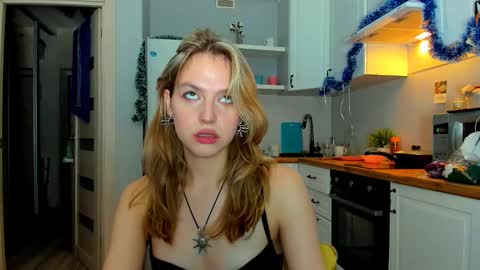 Snapshot of niky_jess chatting on 01/03/25, 07:18 Veronica online show from 01/03/25, 07:18
