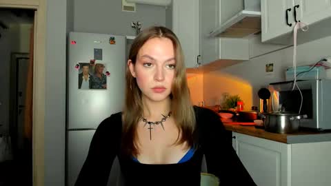 Snapshot of niky_jess chatting on 02/07/25, 04:14 Veronica online show from 02/07/25, 04:14