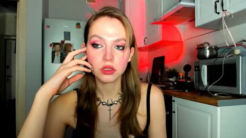 Snapshot of niky_jess chatting on 02/18/25, 03:21 Veronica online show from 02/18/25, 03:21