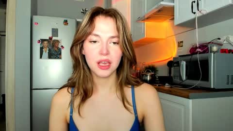 Snapshot of niky_jess chatting on 02/27/25, 07:55 Veronica online show from 02/27/25, 07:55
