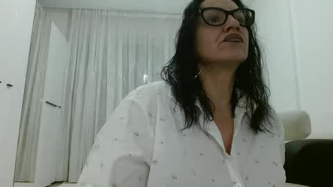 niky_sweet19 online show from 02/16/26, 07:43