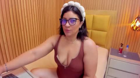 Snapshot of nikyrios chatting on 03/18/26, 12:19 online show from 03/18/26, 12:19