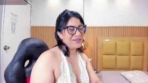 Snapshot of nikyrios chatting on 05/28/26, 12:24 online show from 05/28/26, 12:24