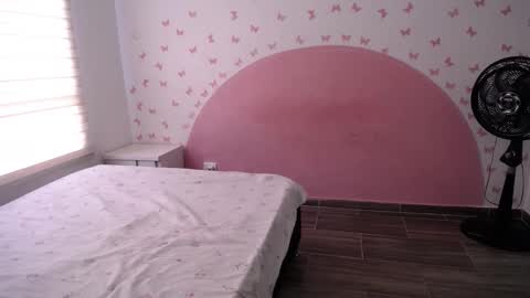 Snapshot of nila_kaia chatting on 10/12/25, 03:00 nila online show from 10/12/25, 03:00