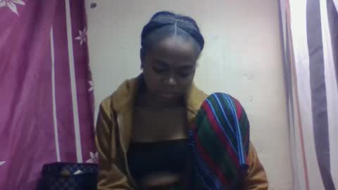 nilah online show from 09/18/25, 05:42