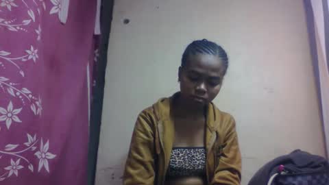 nilah online show from 10/14/25, 06:25