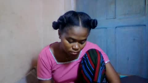 nilah online show from 06/17/26, 06:49