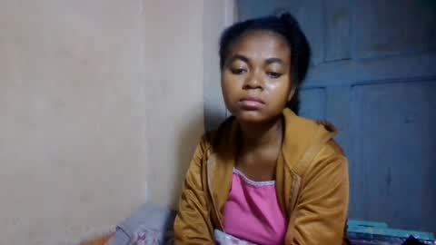 nilah online show from 06/25/26, 03:17