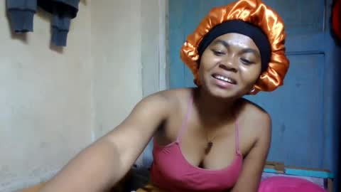 nilah online show from 07/25/26, 10:18